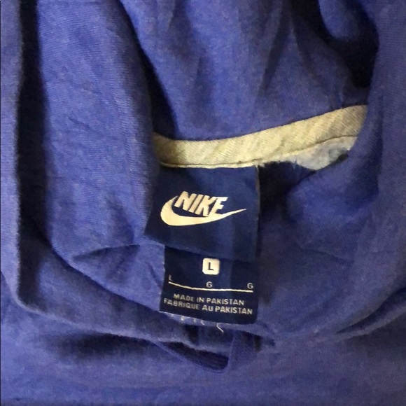 Nike small logo hoodie - Picture 3 of 4